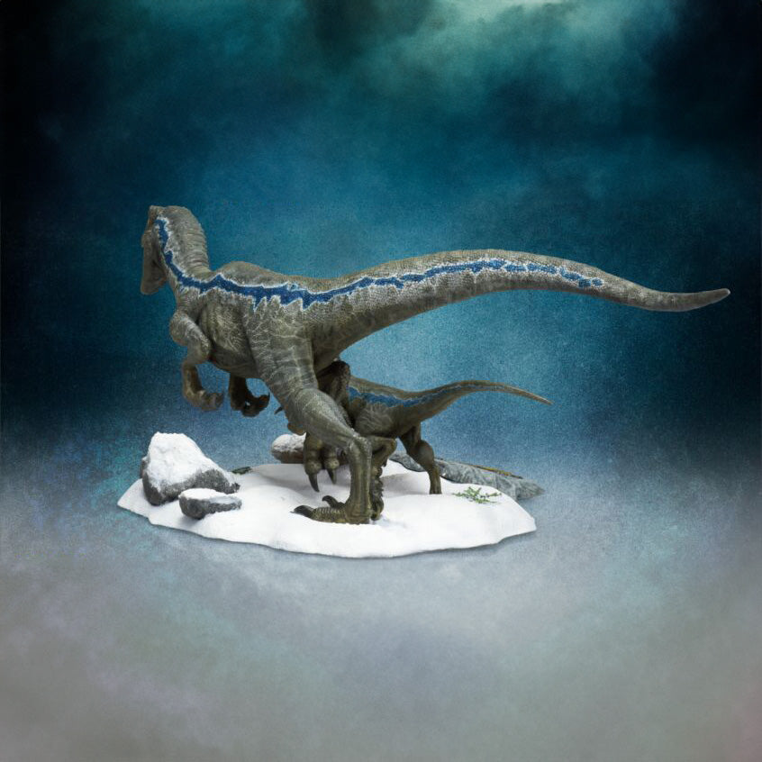 X-Plus - Jurassic World: Dominion - Velociraptor "Blue" & "Beta" Model Kit (1/8 Scale) - Marvelous Toys