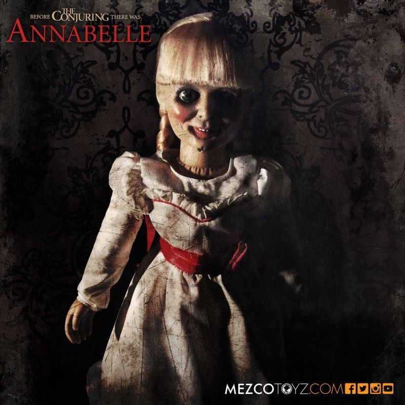 Mezco - MDS Roto Plush - Scaled Prop Replica - The Conjuring - Annabelle Doll - Marvelous Toys