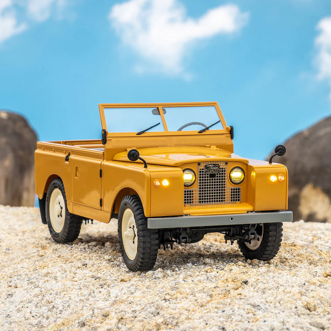 FMS - 1/12 Display Vehicle - Remote Control Land Rover Series II RTR (Yellow) - Marvelous Toys