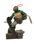 (IN STOCK) Diamond Select Toys - Teenage Mutant Ninja Turtles - Michelangelo Gallery Diorama - Marvelous Toys