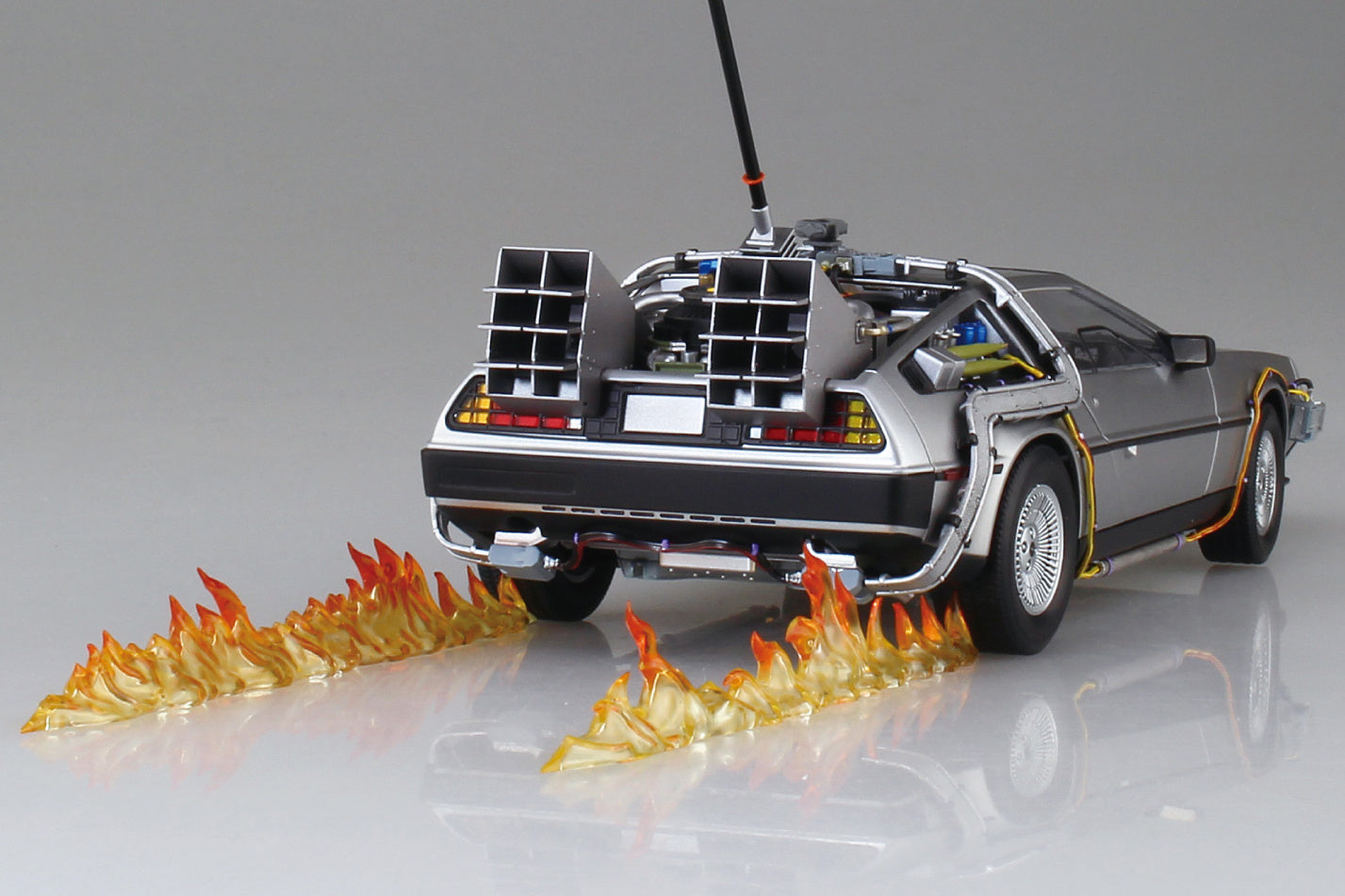 Aoshima - Movie Mecha No. BT-01 - Back to the Future - Time Machine Model Kit (1/24 Scale) - Marvelous Toys