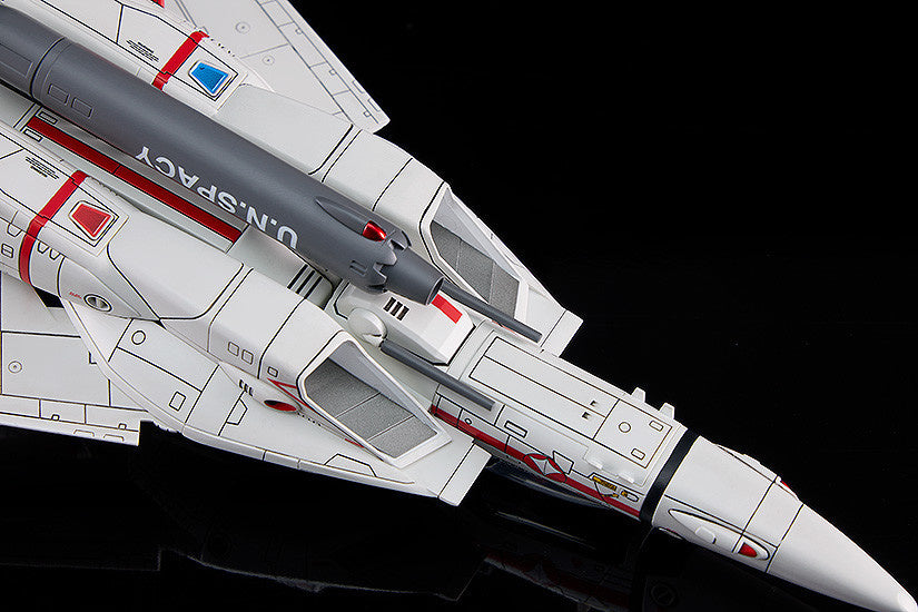 Max Factory - PLAMAX PX06 - The Super Dimension Fortress Macross - VF-1J Fighter Valkyrie Vermillion Platoon (Hikaru Ichijo&#39;s Fighter) Model Kit (1/72 Scale) - Marvelous Toys