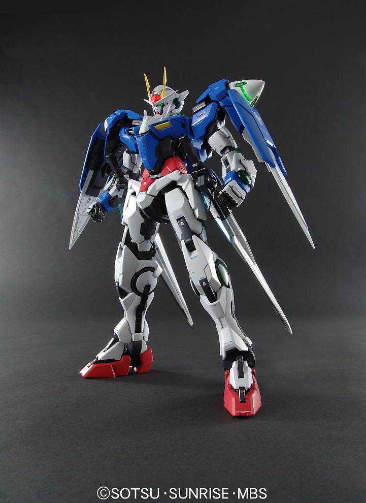 Bandai - Mobile Suit Gundam 00 1/60 PG - 00 Raiser Model Kit - Marvelous Toys