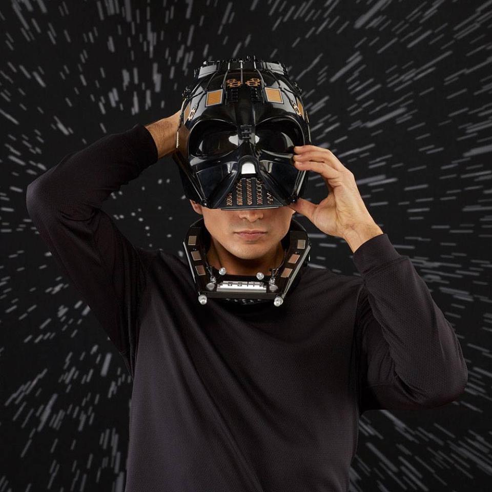 Hasbro - Star Wars Black Series - Premium Electronic Darth Vader 1:1 Helmet - Marvelous Toys
