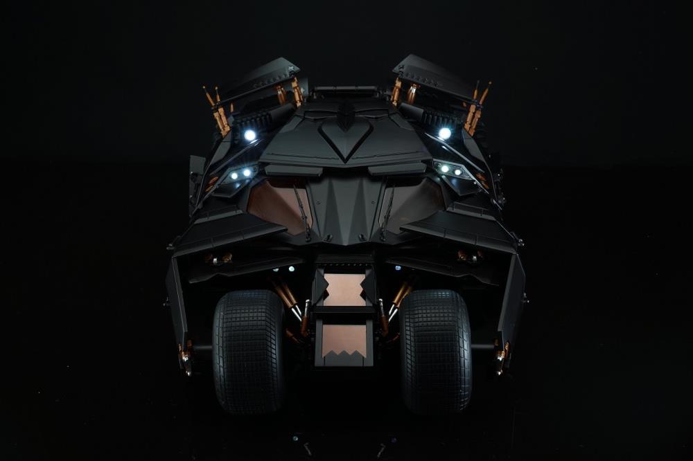 Soap Studio - The Dark Knight Trilogy - Remote Controlled Tumbler Batmobile (Deluxe Pack) (1/12 Scale) (Reissue) - Marvelous Toys