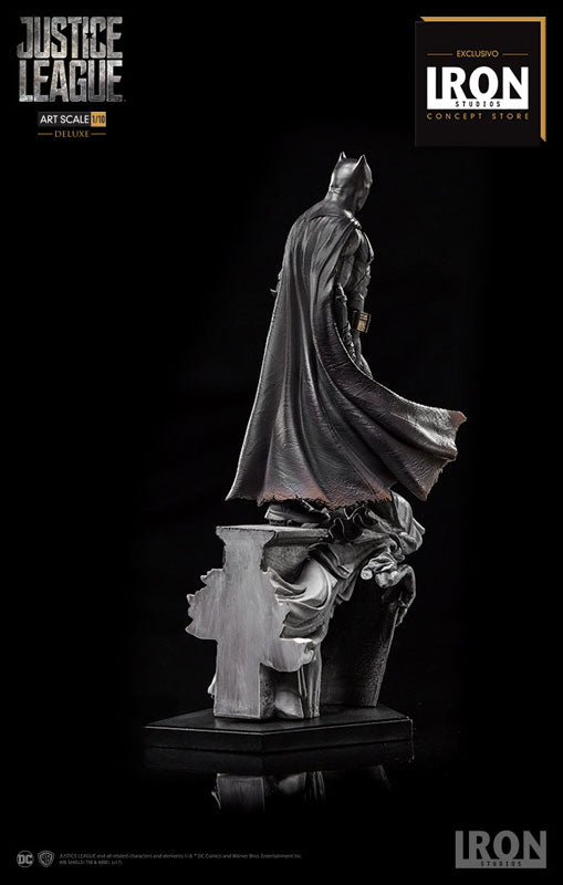 Iron Studios - Justice League - 1:10 Art Scale Statue - Batman Deluxe Exclusive Version