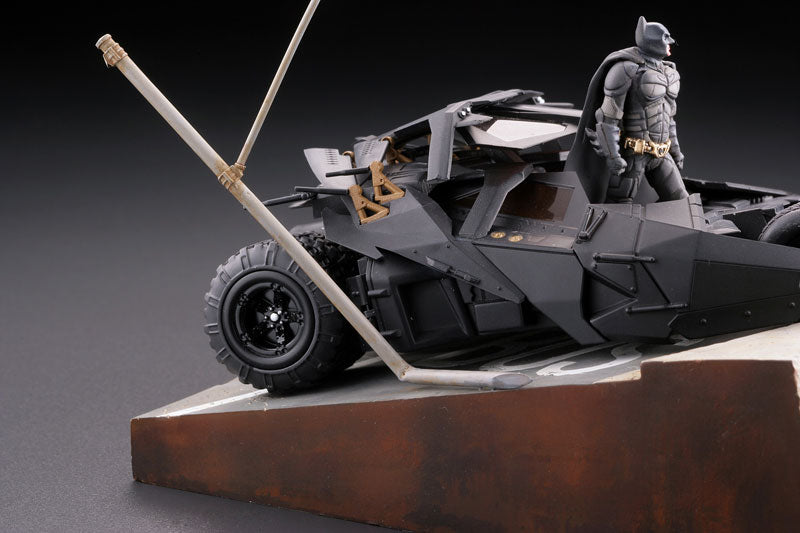 Kaiyodo - Legacy of Revoltech - LR-054 - The Dark Knight Trilogy - Batmobile Tumbler in Gotham - Marvelous Toys