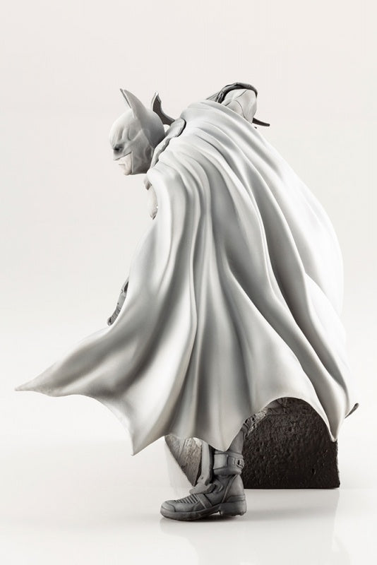 Kotobukiya - ARTFX+ - Batman Arkham Series 10th Anniversary Limited Edition Statue (1/10 Scale) - Marvelous Toys
