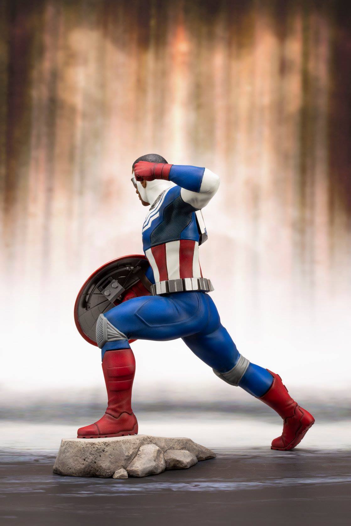Kotobukiya - ARTFX+ - Marvel - Captain America (Sam Wilson) (1/10 Scale) - Marvelous Toys