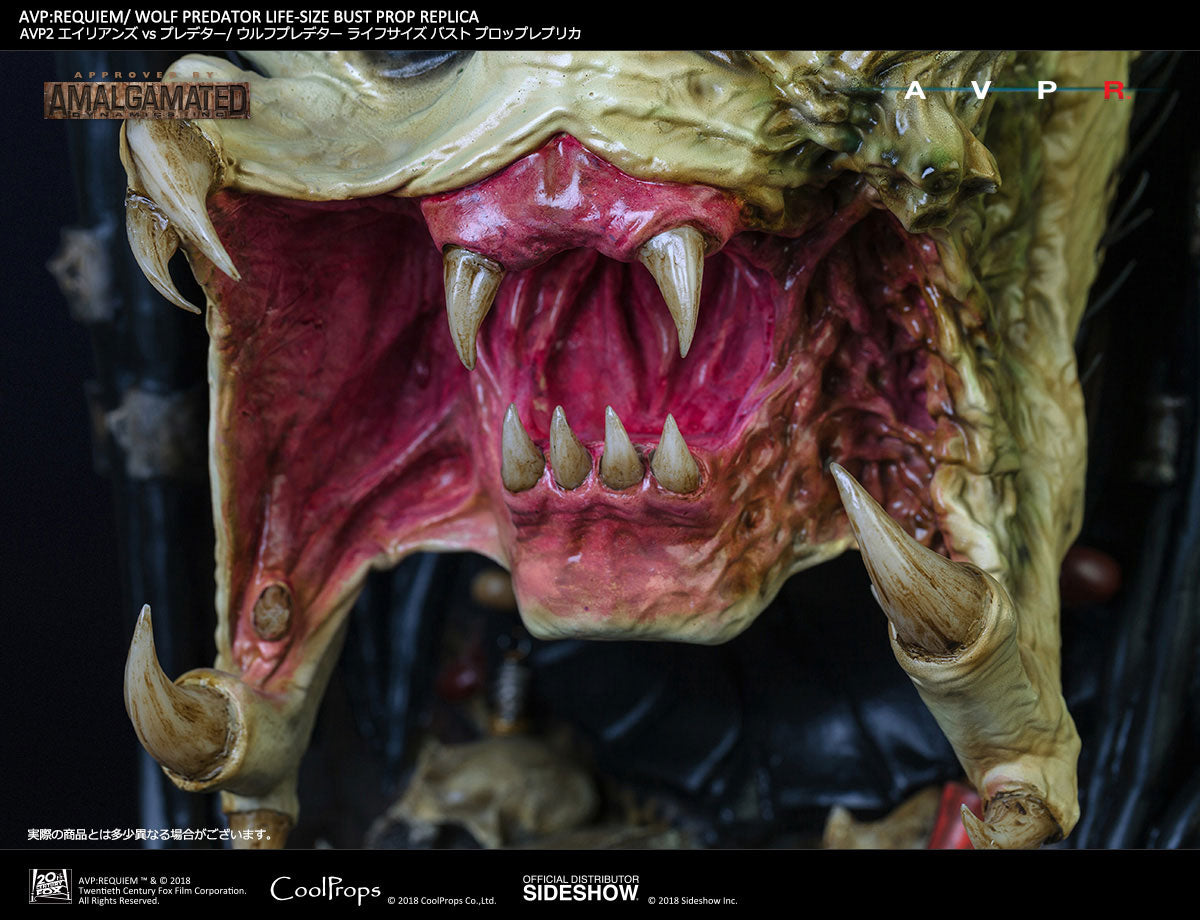 Sideshow Collectibles - Alien vs. Predator: Requiem - Wolf Predator Life-Size Bust by CoolProps