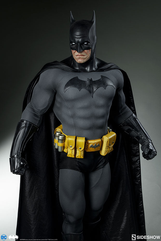 Sideshow Collectibles - Batman Legendary Scale Figure - Marvelous Toys