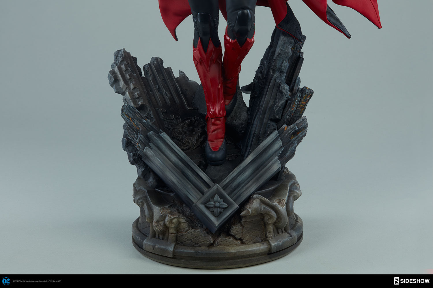 Sideshow Collectibles - Batwoman Premium Format Figure - Marvelous Toys