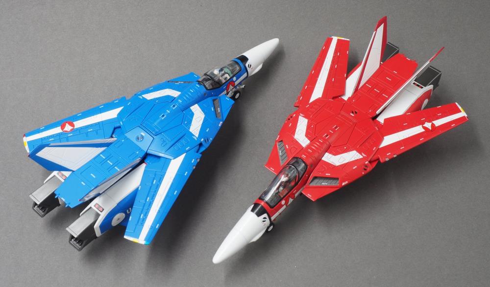Calibre Wings - Macross (Robotech) - Diecast VF-1J Fighter Max &amp; Miriya Sterling Giftset (1/72 Scale) (Limited Edition) - Marvelous Toys