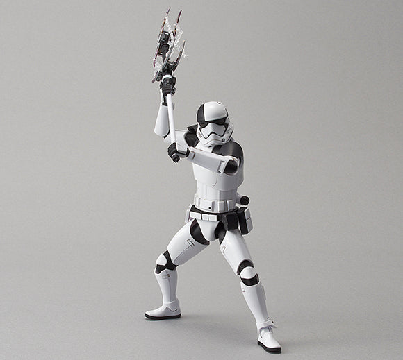 Bandai - Star Wars: The Last Jedi - First Order Stormtrooper Executioner (1/12 Scale Model Kit) - Marvelous Toys