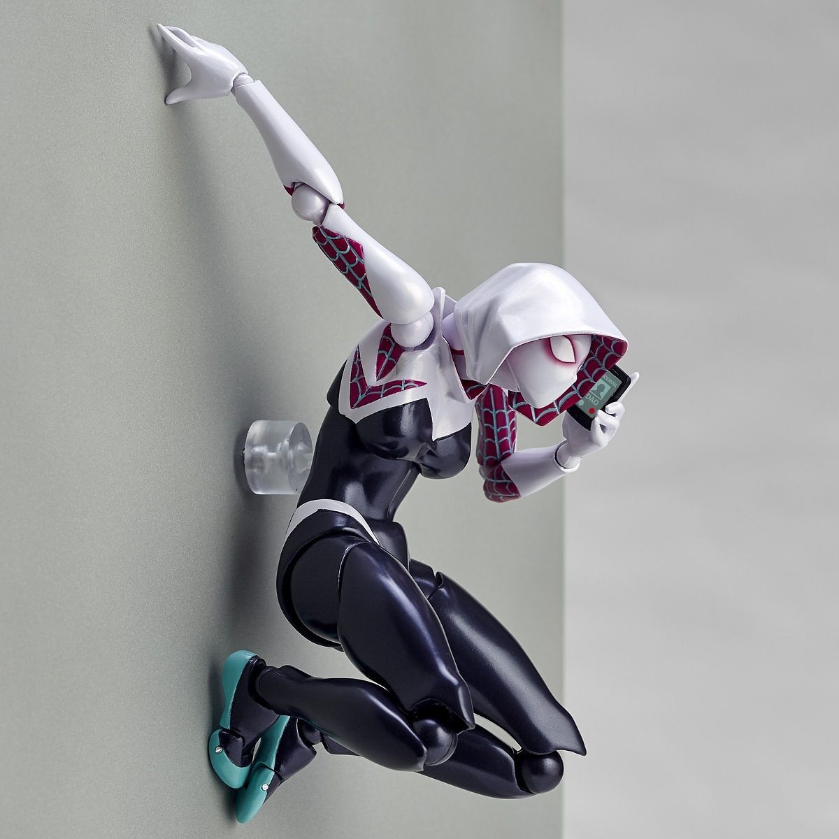 Kaiyodo Revoltech - Amazing Yamaguchi No.004 - Spider-Gwen (Reissue) - Marvelous Toys