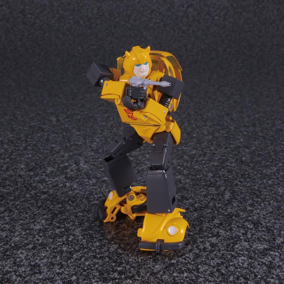 TakaraTomy - Transformers Masterpiece - MP-45 - Bumblebee Version 2.0 (with Collector&#39;s Pin) (Asia Version) - Marvelous Toys