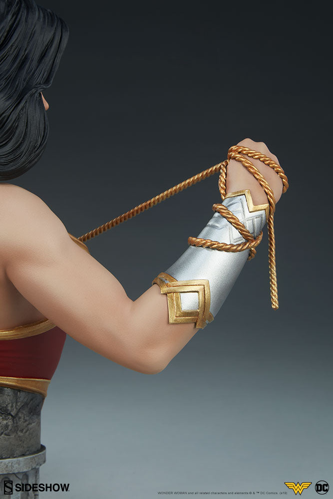 Sideshow Collectibles - Bust - DC Comics - Wonder Woman - Marvelous Toys