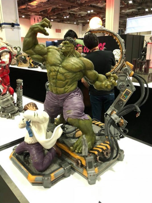 XM Studios - Marvel Premium Collectibles - Hulk Transformation (1/4 Scale) - Marvelous Toys